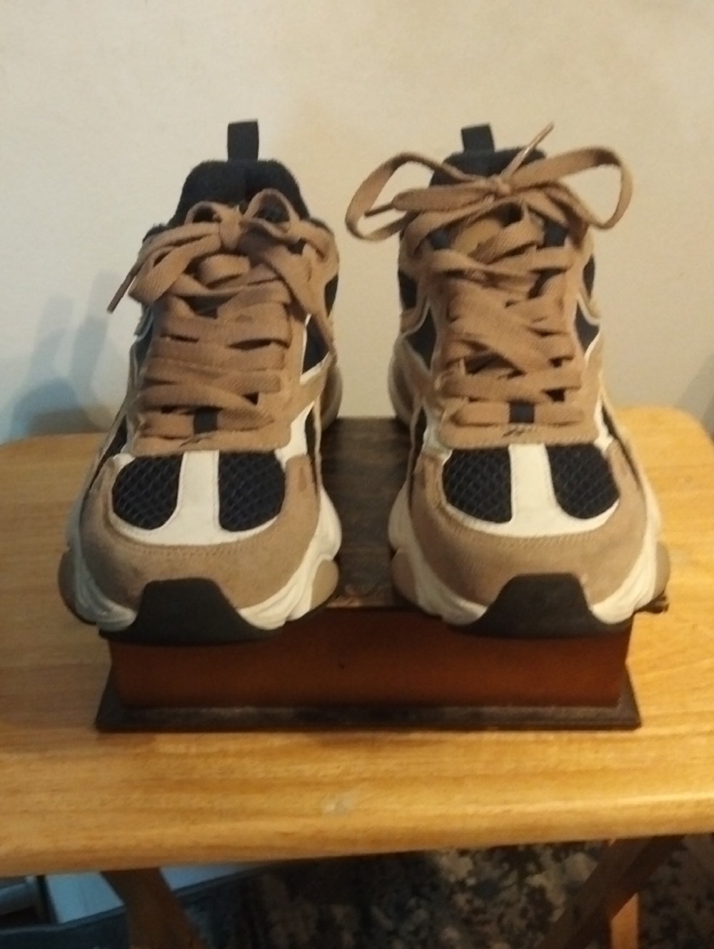 Used Reebok Men's Brown and Black Chunky Sneaker Size 10